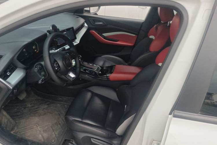 Used MG 5 2022 180 DVVT CVT Youth Luxury Edition Left Front Seat