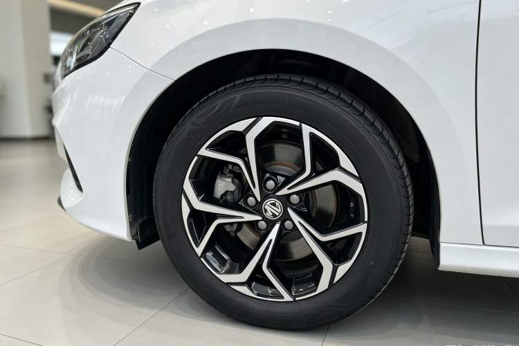 Used MG 5 2022 180 DVVT CVT Youth Luxury Edition Left Front Wheel Hub