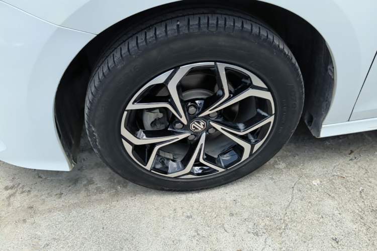 Used MG 5 2022 180 DVVT CVT Youth Style Edition Left Front Wheel Hub