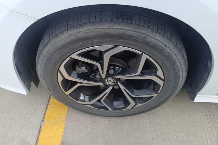 Used MG 5 2022 180 DVVT CVT Youth Luxury Edition Left Front Wheel Hub