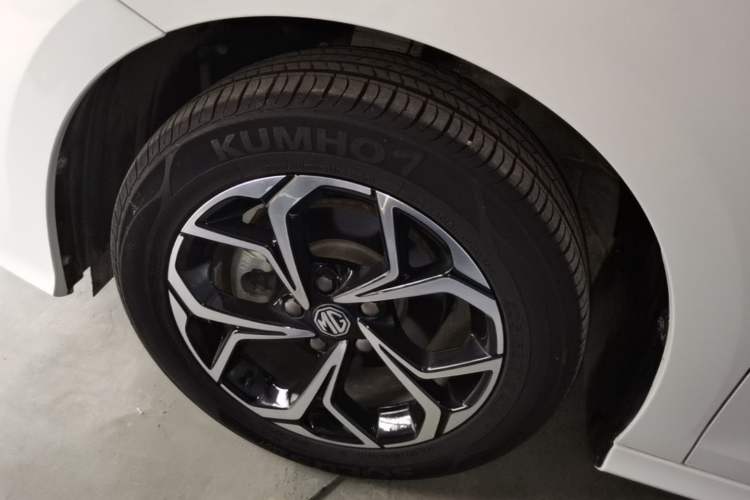 Used MG 5 2022 180 DVVT CVT Youth Luxury Edition Left Front Wheel Hub