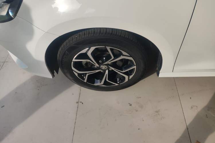 Used MG 5 2022 180 DVVT CVT Youth Style Edition Left Front Wheel Hub