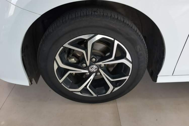 Used MG 5 2022 180 DVVT CVT Youth Style Edition Left Front Wheel Hub