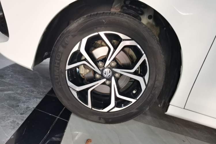 Used MG 5 2022 180 DVVT CVT Youth Luxury Edition Left Front Wheel Hub