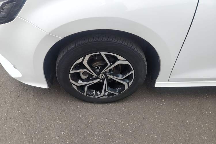 Used MG 5 2022 180 DVVT CVT Youth Luxury Edition Left Front Wheel Hub