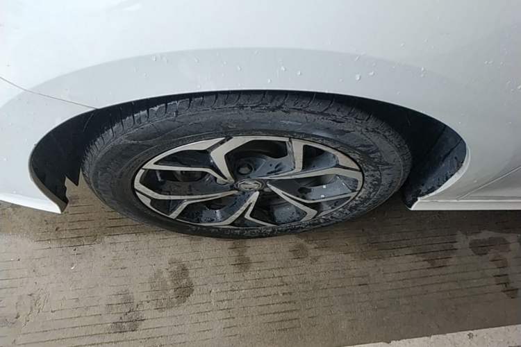 Used MG 5 2022 180 DVVT CVT Youth Luxury Edition Left Front Wheel Hub