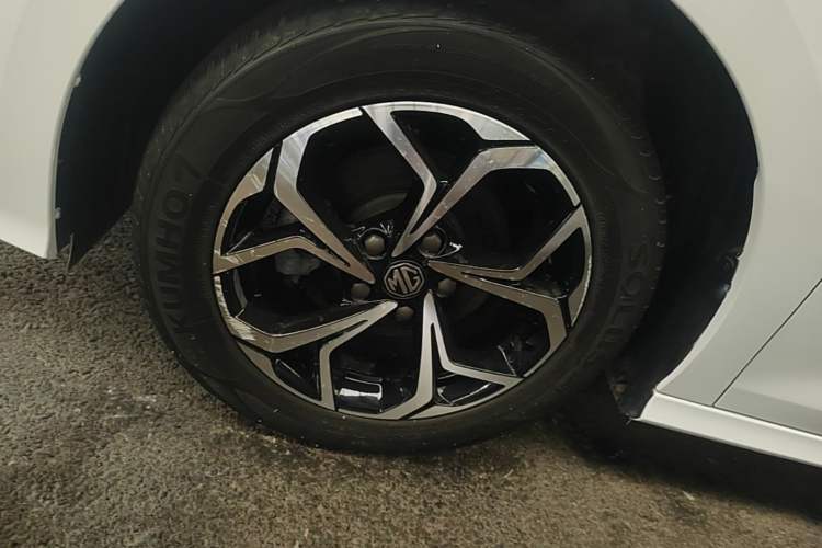 Used MG 5 2022 180 DVVT CVT Youth Luxury Edition Left Front Wheel Hub