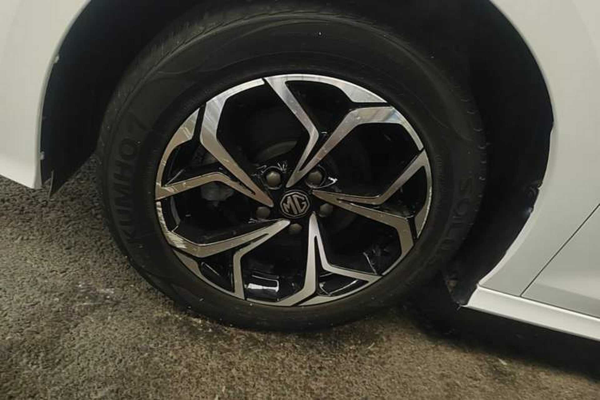 Used MG 5 2022 180 DVVT CVT Youth Luxury Edition Left Front Wheel Hub