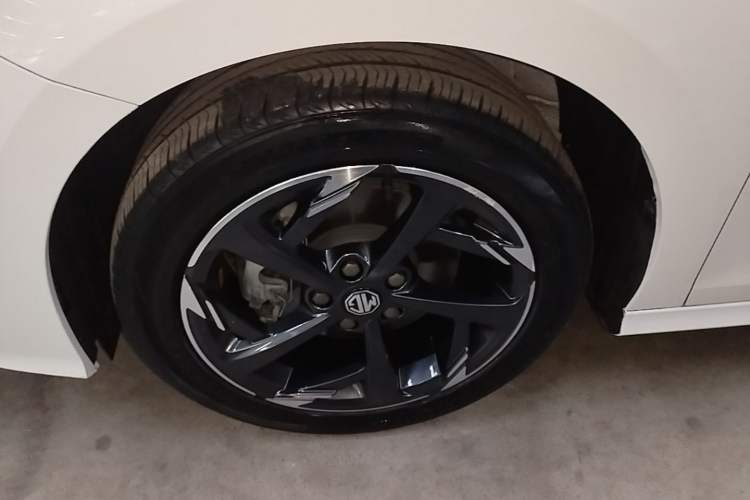 Used MG 5 2022 300TGI DCT Chao Yue Luxury Edition Left Front Wheel Hub