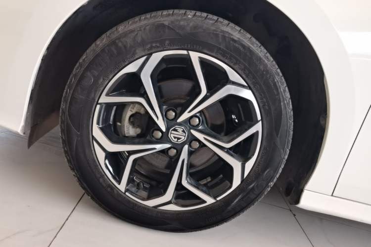 Used MG 5 2022 180 DVVT CVT Youth Luxury Edition Left Front Wheel Hub