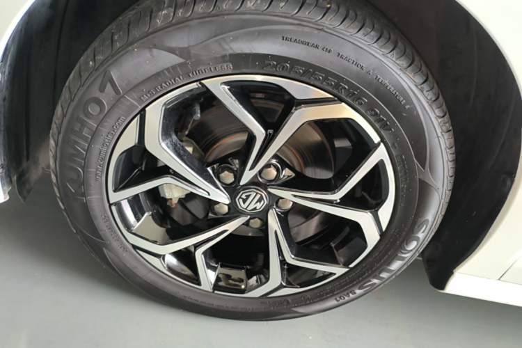 Used MG 5 2022 180 DVVT CVT Youth Luxury Edition Left Front Wheel Hub