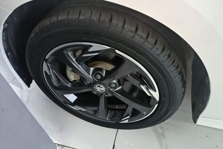 Used MG 5 2022 300TGI DCT Chao Yue Luxury Edition Left Front Wheel Hub