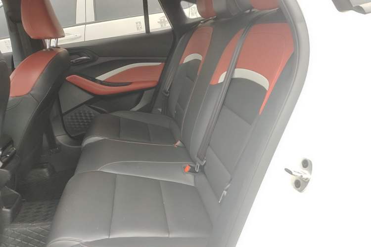 Used MG 5 2022 300TGI DCT Chao Yue Luxury Edition Left Rear Seat