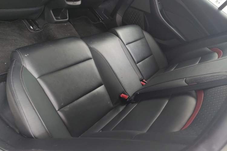 Used MG 5 2022 300TGI DCT Chao Yue Luxury Edition Left Rear Seat