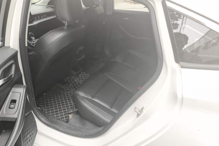 Used MG 5 2022 180 DVVT CVT Youth Luxury Edition Left Rear Seat