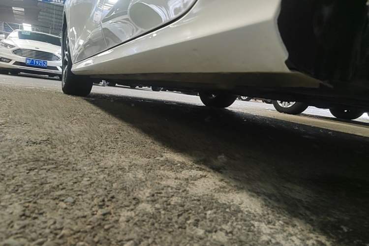 Used MG 5 2022 180 DVVT CVT Youth Luxury Edition Left Side Sill