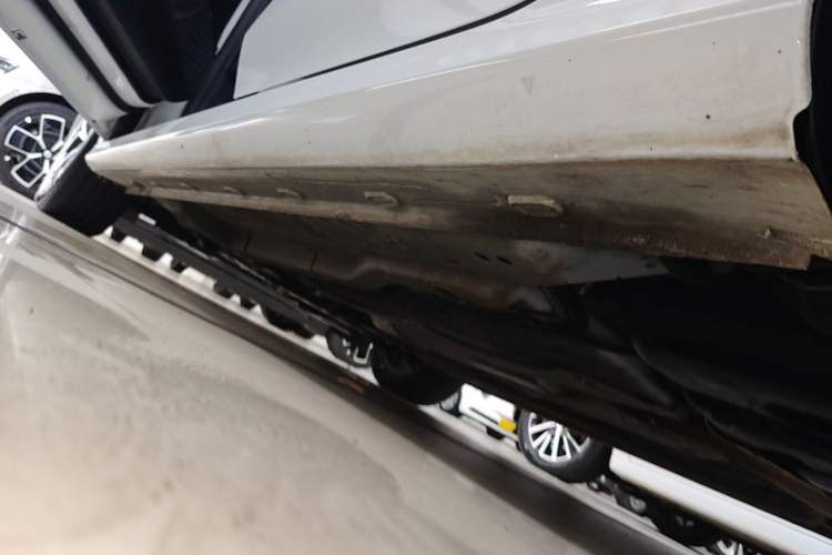 Used MG 5 2022 180 DVVT CVT Youth Flagship Edition Left Side Sill