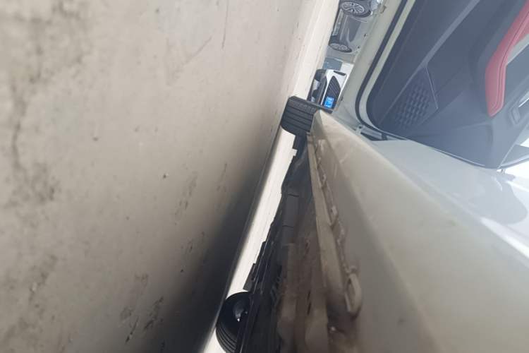 Used MG 5 2022 180 DVVT CVT Youth Luxury Edition Left Side Sill