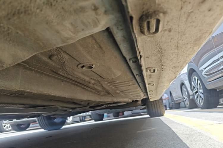 Used MG 5 2022 180 DVVT CVT Youth Flagship Edition Left Side Sill