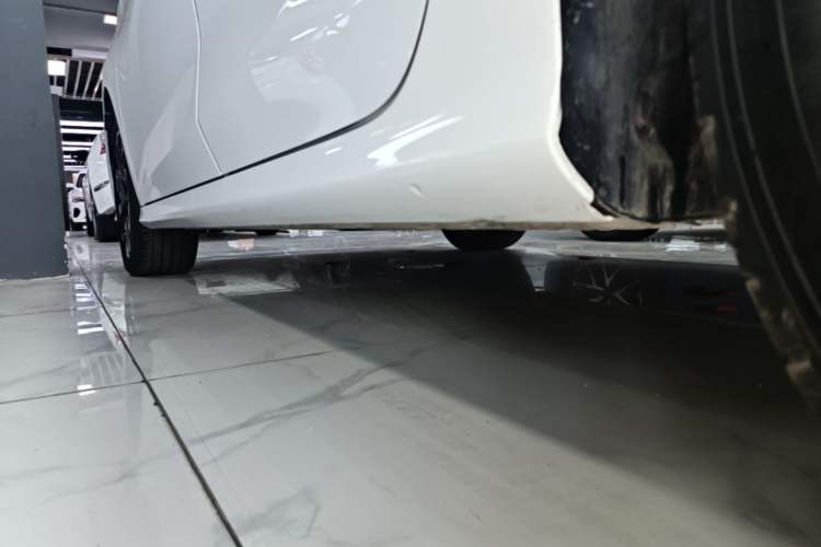 Used MG 5 2022 300TGI DCT Chao Yue Luxury Edition Left Side Sill