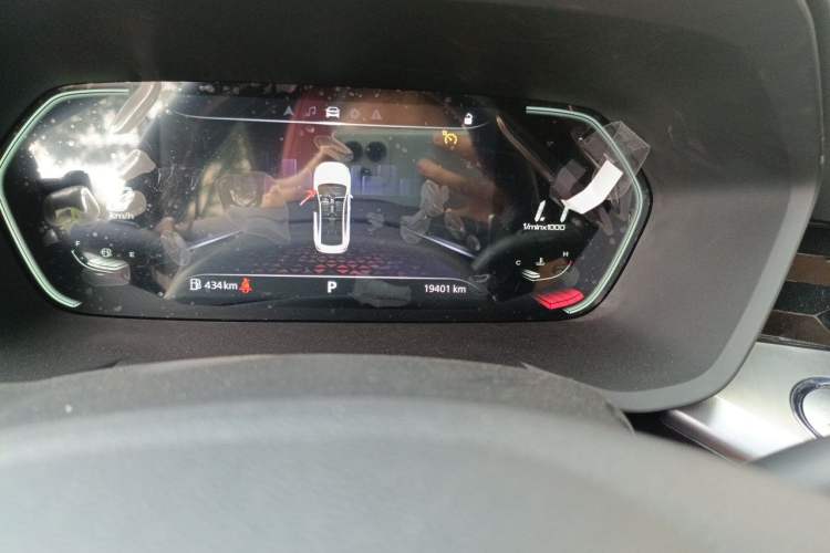 Used MG 5 2022 300TGI DCT Chao Yue Luxury Edition Odometer Close Up