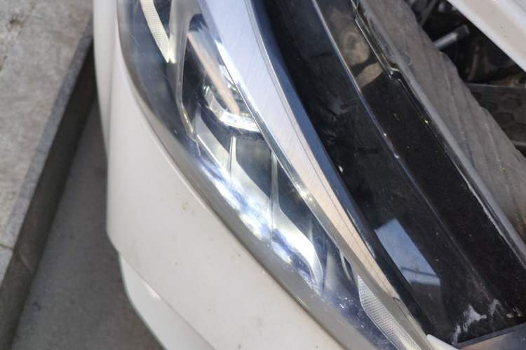 Used MG 5 2022 180 DVVT CVT Youth Luxury Edition Right Front Headlight