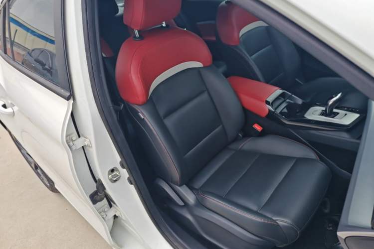 Used MG 5 2022 300TGI DCT Chao Yue Luxury Edition Right Front Seat