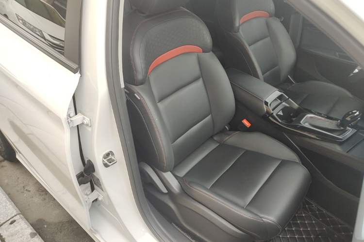 Used MG 5 2022 180 DVVT CVT Youth Luxury Edition Right Front Seat