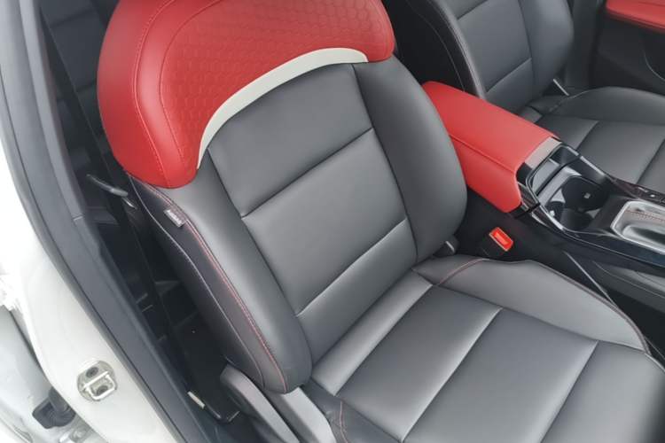 Used MG 5 2022 180 DVVT CVT Youth Luxury Edition Right Front Seat