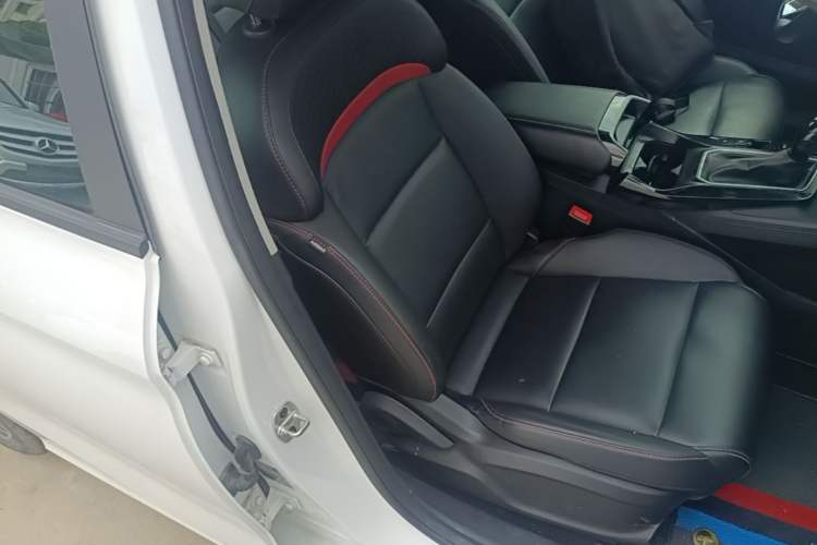 Used MG 5 2022 180 DVVT CVT Youth Luxury Edition Right Front Seat