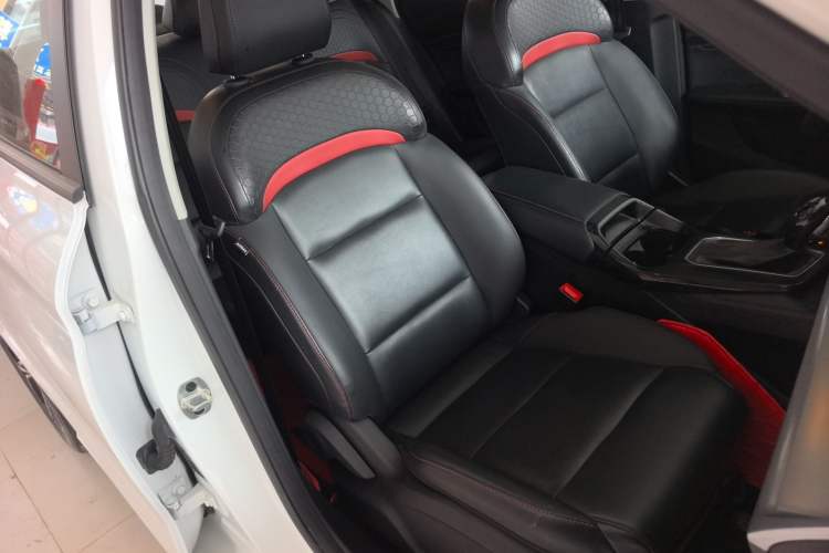 Used MG 5 2022 180 DVVT CVT Youth Style Edition Right Front Seat