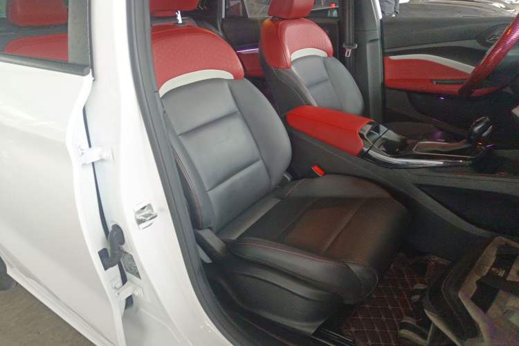 Used MG 5 2022 180 DVVT CVT Youth Luxury Edition Right Front Seat