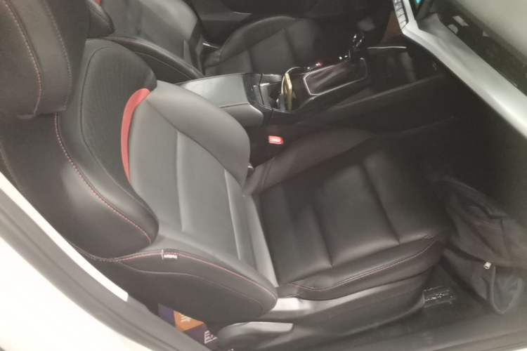 Used MG 5 2022 180 DVVT CVT Youth Style Edition Right Front Seat