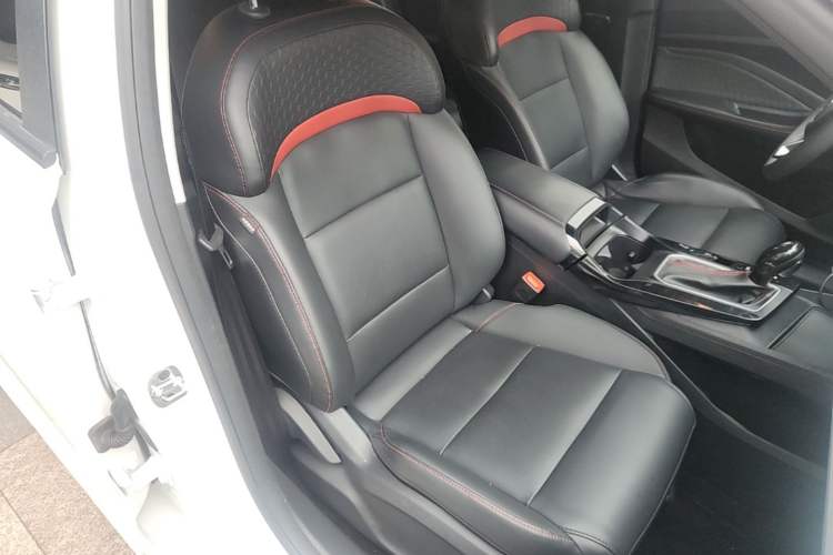 Used MG 5 2022 180 DVVT CVT Youth Luxury Edition Right Front Seat