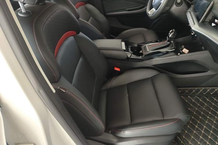 Used MG 5 2022 180 DVVT CVT Youth Luxury Edition Right Front Seat