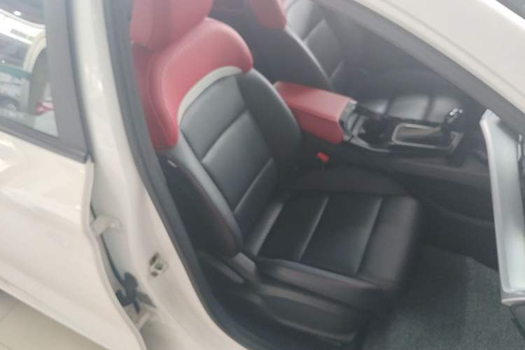 Used MG 5 2022 180 DVVT CVT Youth Flagship Edition Right Front Seat