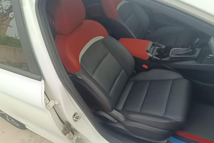 Used MG 5 2022 180 DVVT CVT Youth Luxury Edition Right Front Seat