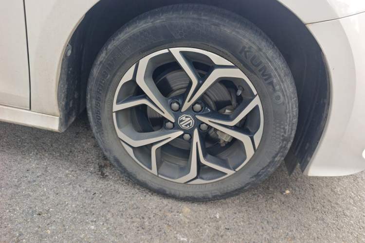Used MG 5 2022 180 DVVT CVT Youth Luxury Edition Right Front Wheel Hub