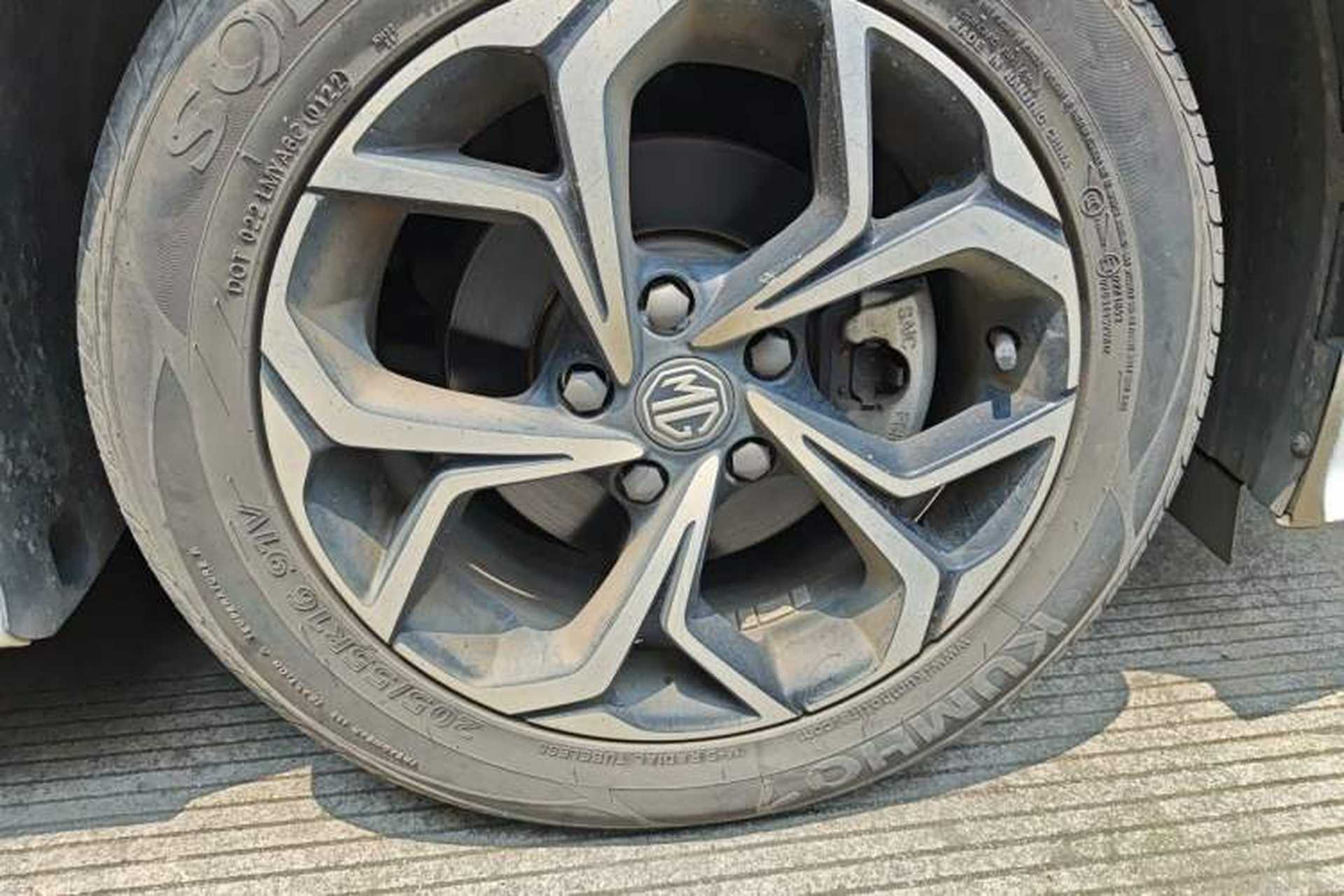 Used MG 5 2022 180 DVVT CVT Youth Luxury Edition Right Front Wheel Hub