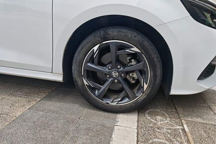 Used MG 5 2022 300TGI DCT Chao Yue Luxury Edition Right Front Wheel Hub