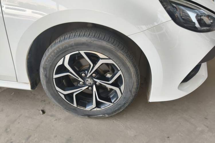 Used MG 5 2022 180 DVVT CVT Youth Luxury Edition Right Front Wheel Hub