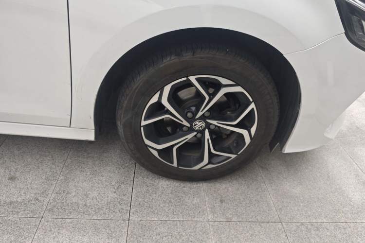 Used MG 5 2022 180 DVVT CVT Youth Luxury Edition Right Front Wheel Hub