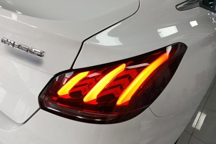 Used MG 5 2022 300TGI DCT Chao Yue Luxury Edition Right Rear Taillight