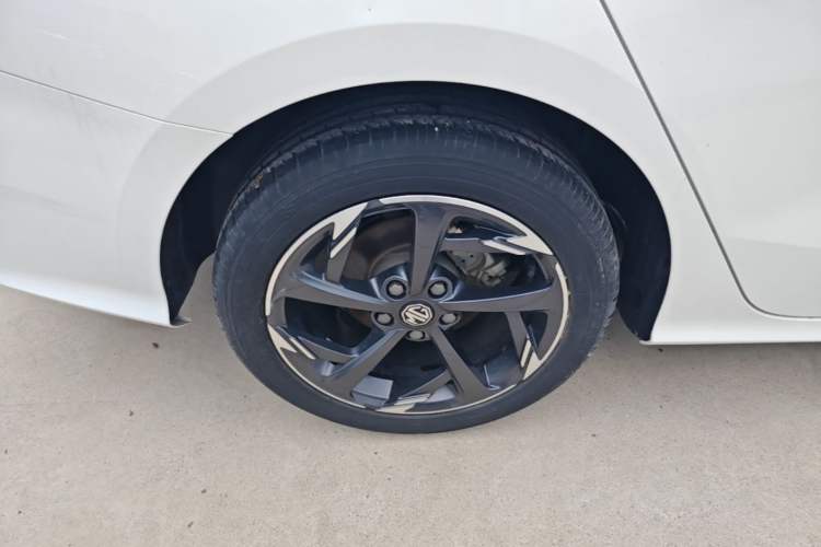 Used MG 5 2022 300TGI DCT Chao Yue Luxury Edition Right Rear Wheel Hub