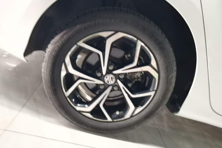 Used MG 5 2022 180 DVVT CVT Youth Luxury Edition Right Rear Wheel Hub