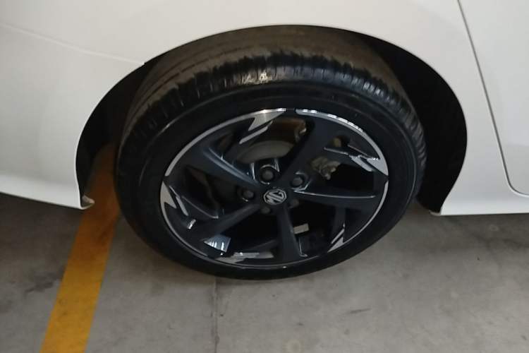 Used MG 5 2022 300TGI DCT Chao Yue Luxury Edition Right Rear Wheel Hub