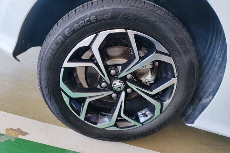 Used MG 5 2022 180 DVVT CVT Youth Luxury Edition Right Rear Wheel Hub