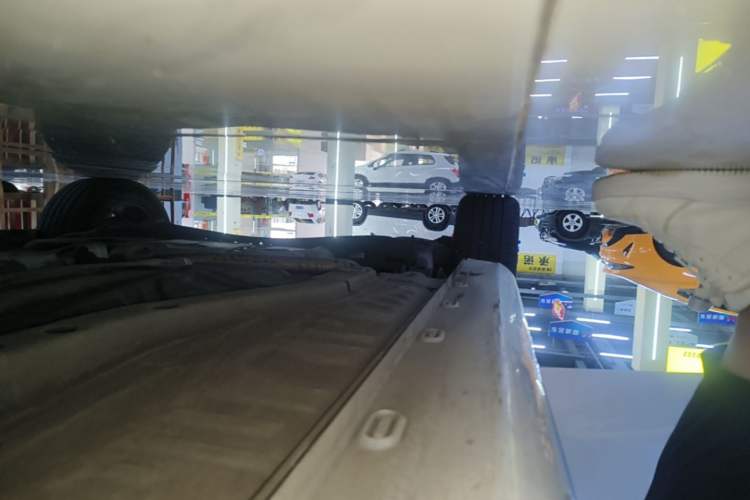 Used MG 5 2022 180 DVVT CVT Youth Luxury Edition Right Side Sill