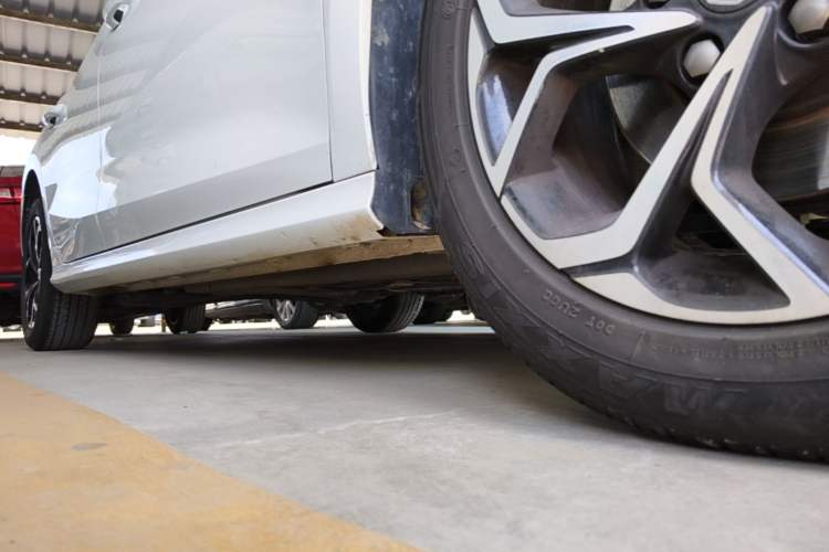 Used MG 5 2022 180 DVVT Manual Youth Style Edition Right Side Sill