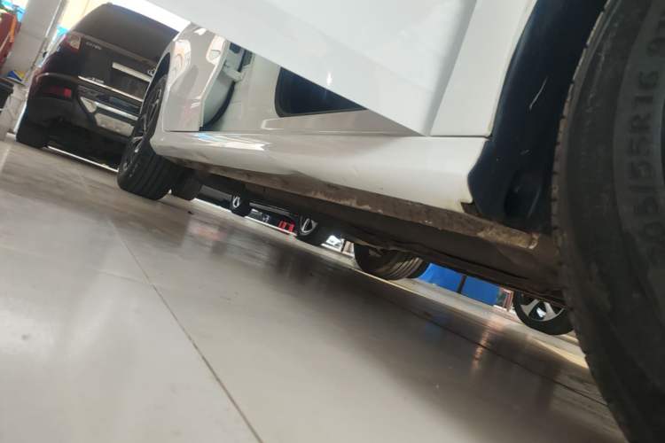 Used MG 5 2022 180 DVVT CVT Youth Style Edition Right Side Sill